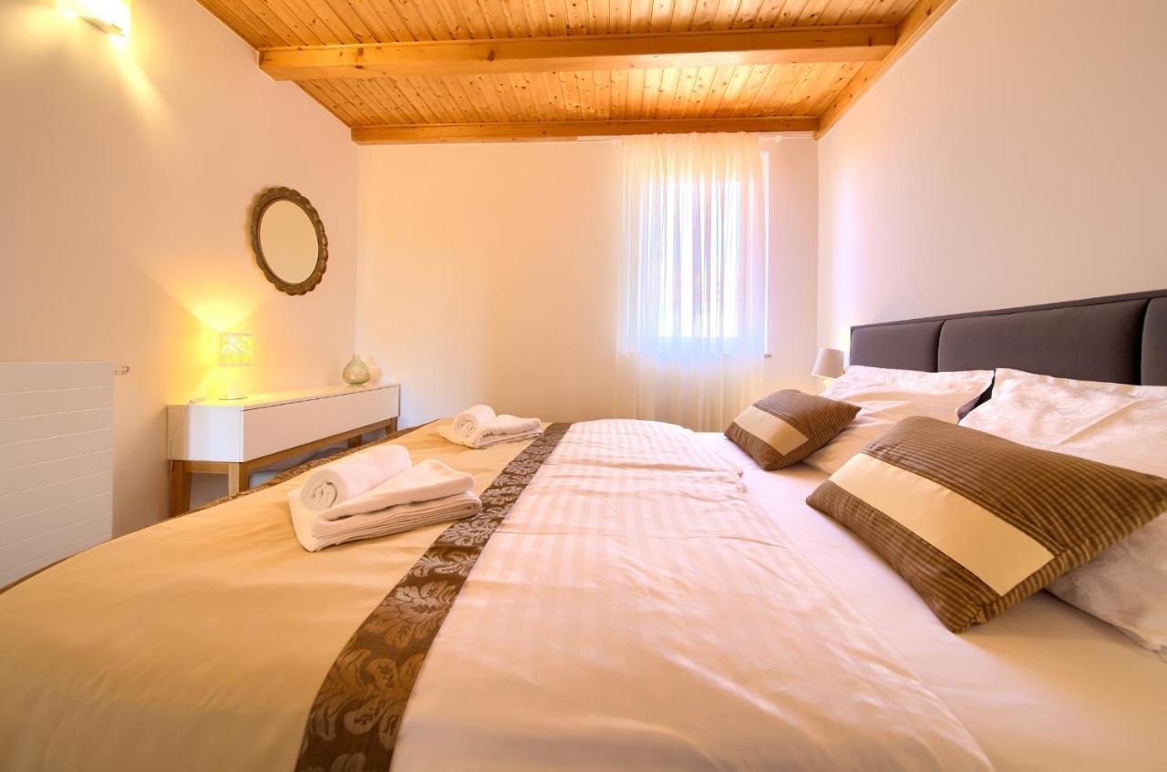Apartments Adria Danka Krk Town Εξωτερικό φωτογραφία