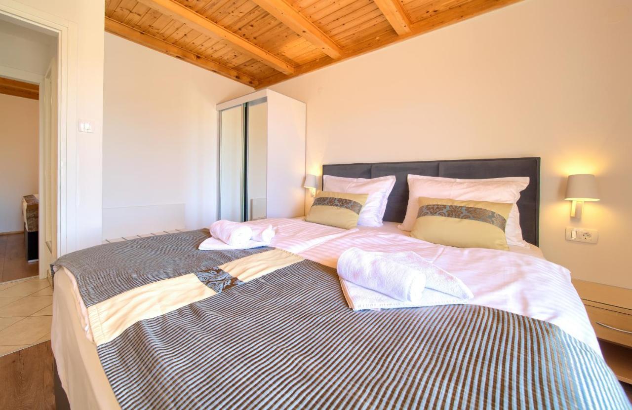 Apartments Adria Danka Krk Town Εξωτερικό φωτογραφία