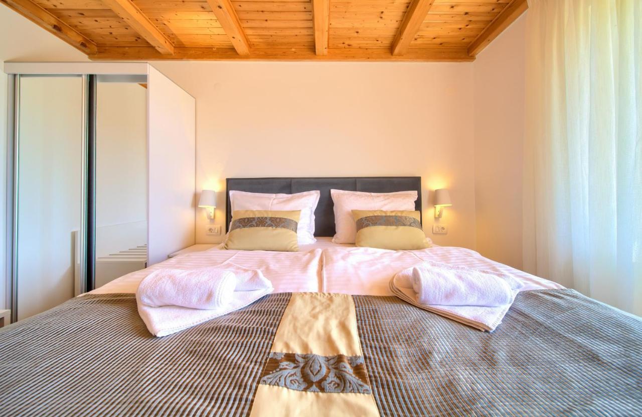 Apartments Adria Danka Krk Town Εξωτερικό φωτογραφία